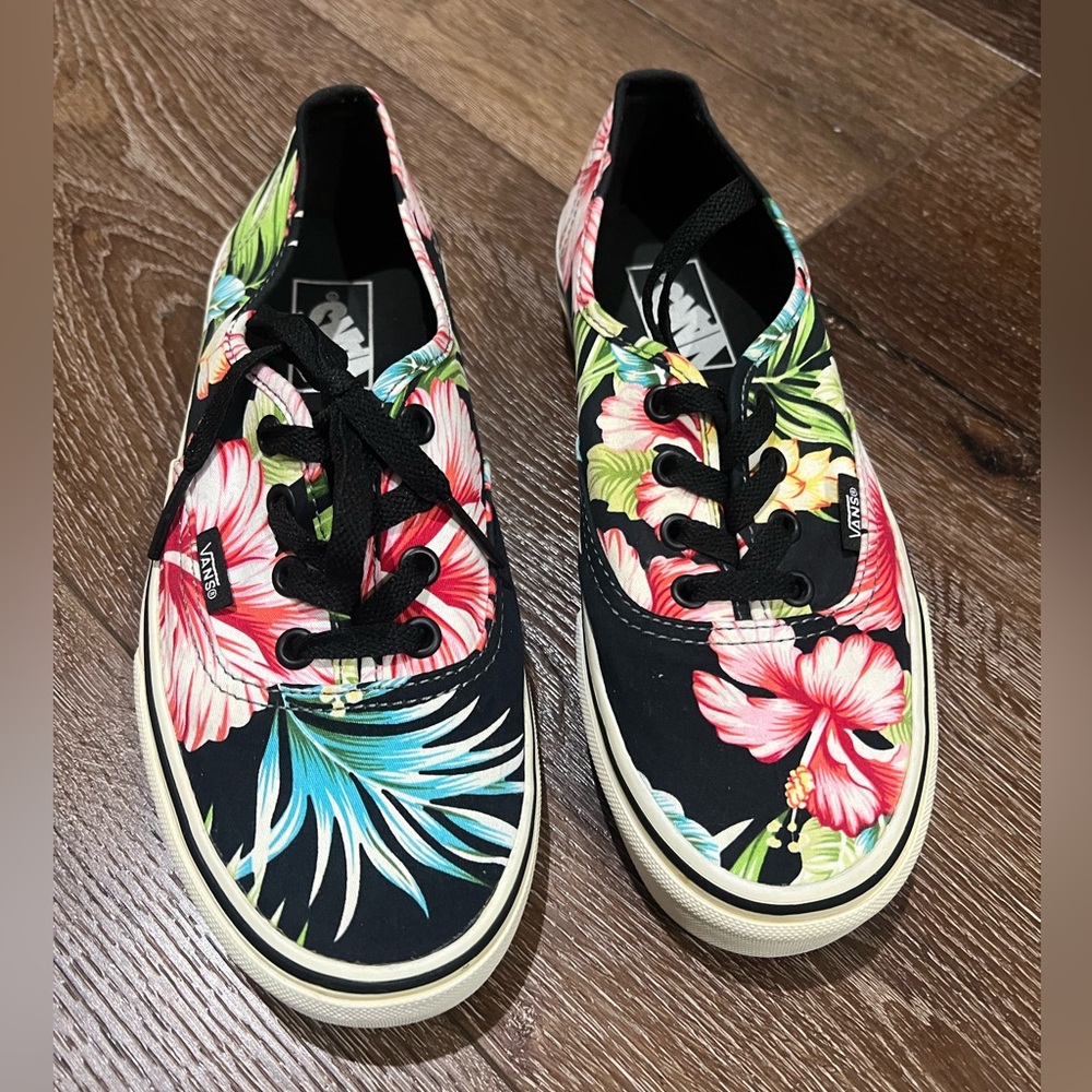 Vans Floral Sneakers with Black and White Accents size 7.5 women men’s size 6